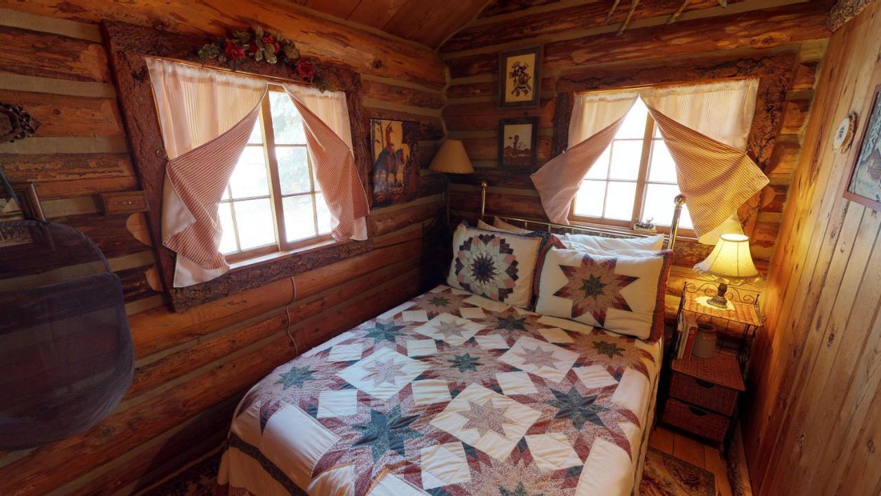Cabin By The Creek With High Speed Wifi Red River Dış mekan fotoğraf