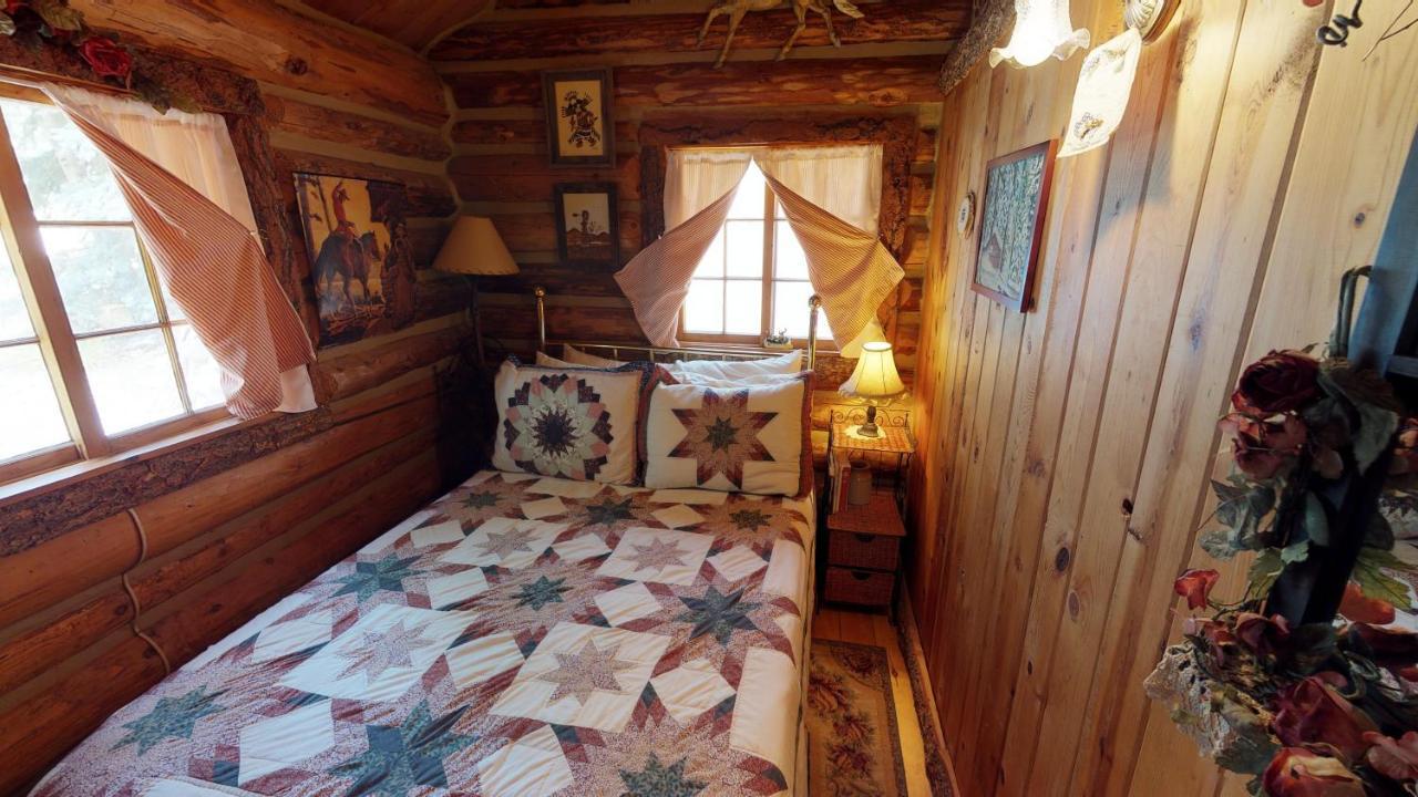 Cabin By The Creek With High Speed Wifi Red River Dış mekan fotoğraf
